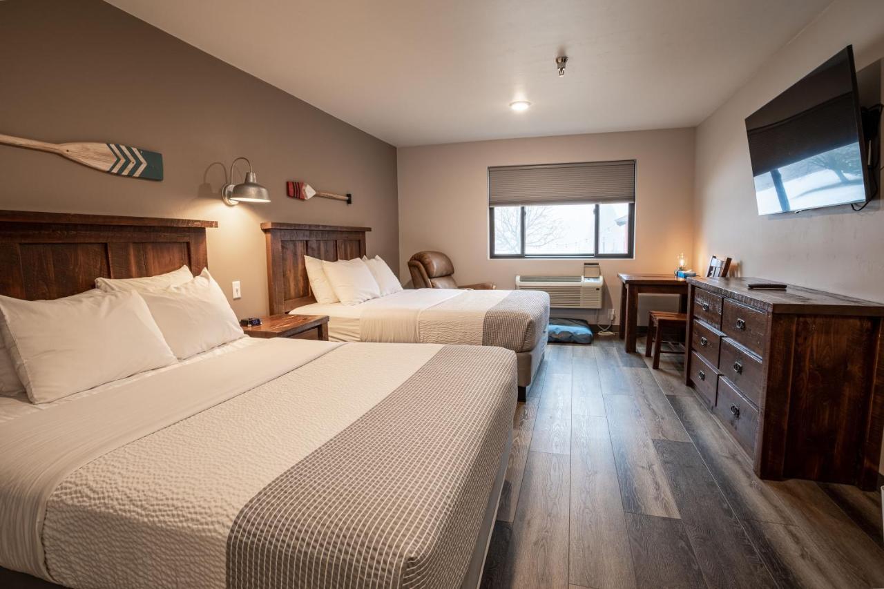 Open Hearth Lodge Систър Бей Екстериор снимка