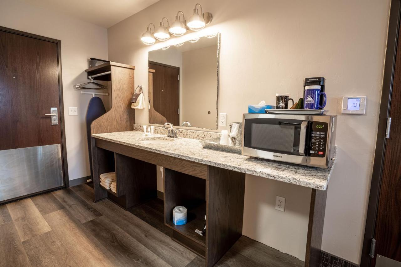 Open Hearth Lodge Систър Бей Екстериор снимка