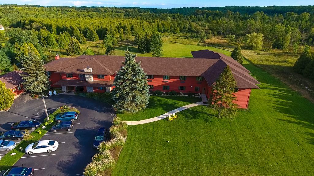 Open Hearth Lodge Систър Бей Екстериор снимка
