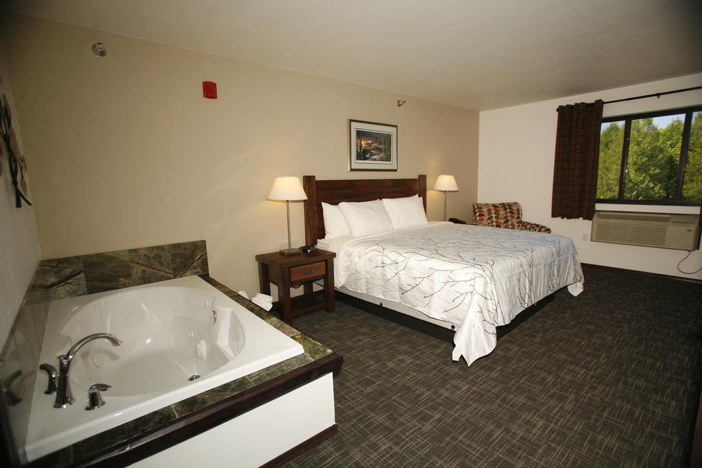 Open Hearth Lodge Систър Бей Екстериор снимка
