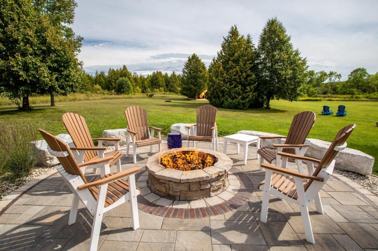 Open Hearth Lodge Систър Бей Екстериор снимка