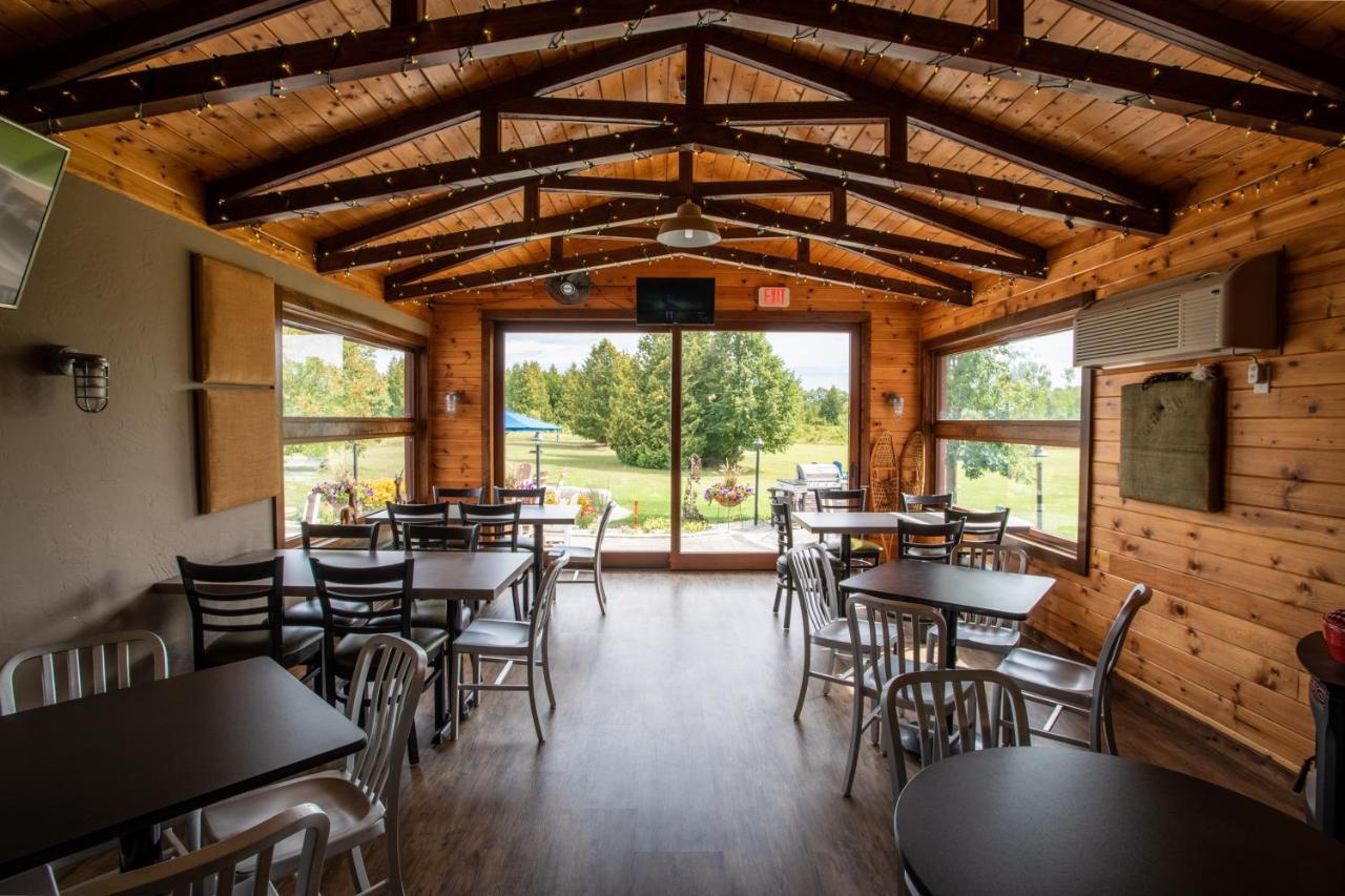 Open Hearth Lodge Систър Бей Екстериор снимка