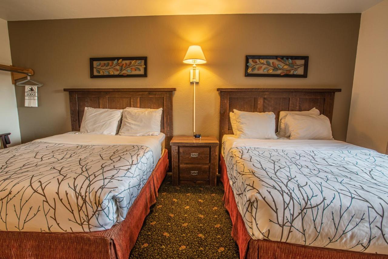 Open Hearth Lodge Систър Бей Екстериор снимка