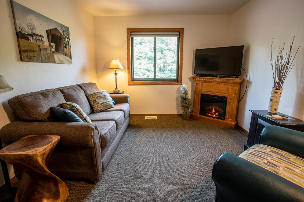 Open Hearth Lodge Систър Бей Екстериор снимка
